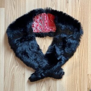 Desigual faux fur collar for coat, jacket, or cardigan. NWOT, in black.